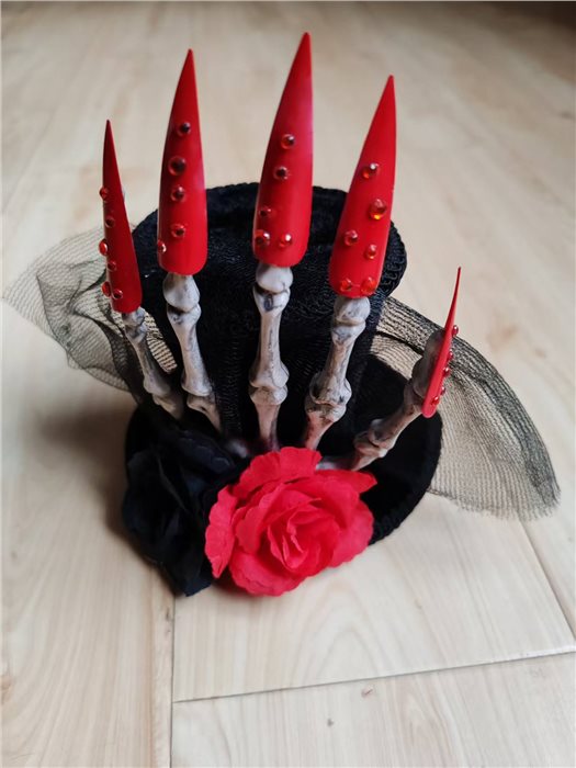 MINI TOP HAT WITH HAND BONE & NAIL