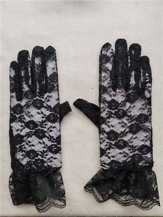 BLACK LACE GLOVES 25CM