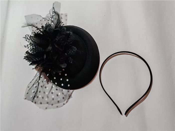 mini beret hat with flower，black